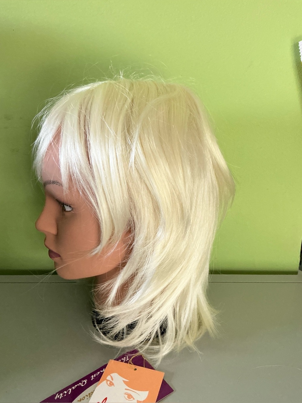 NIP New Look Wig Collection Synthetic Style Alicia s Color 613 Platinum